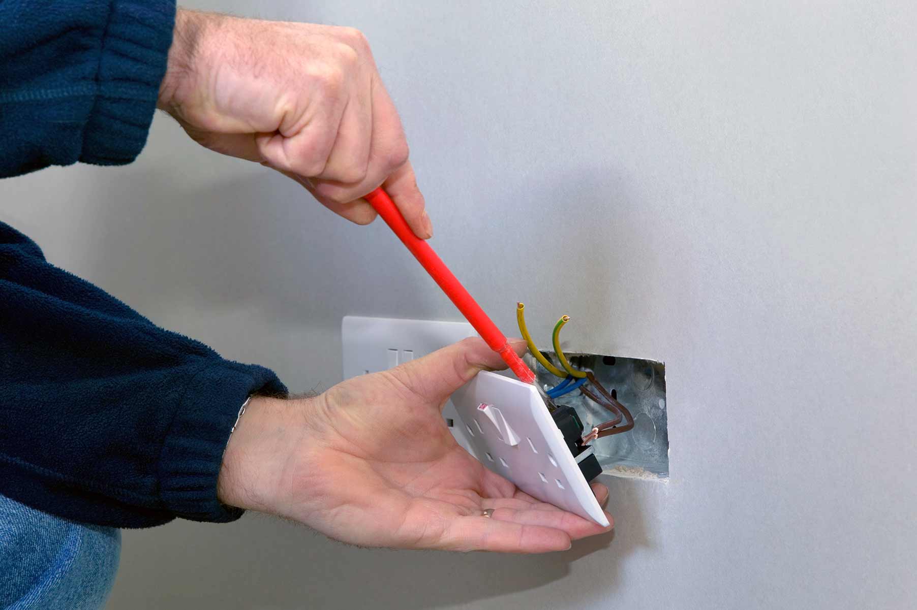 Our electricians can install plug sockets for domestic and commercial proeprties in Burton On Trent and the local area. 